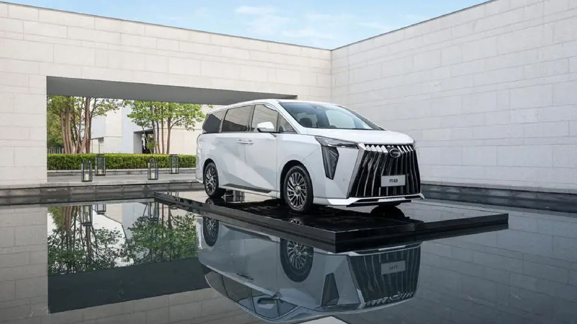 Sayarti Rental expands fleet with the addition of the luxurious 2025 GAC M8